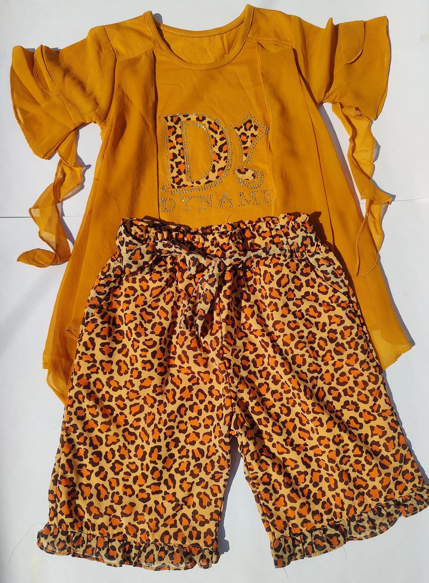 Dynamic Leopard Chic Suit
